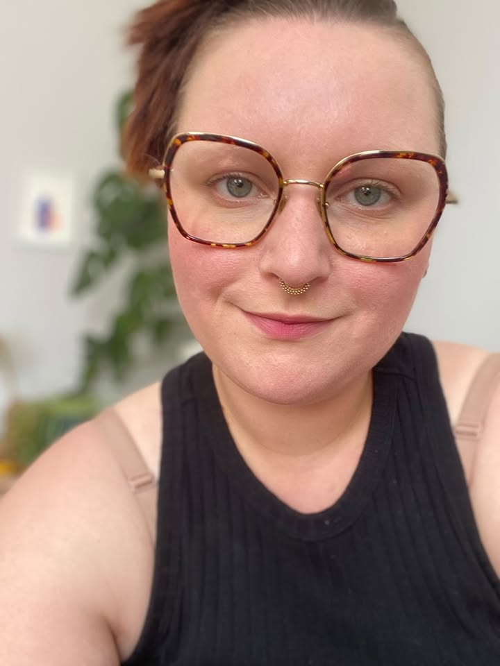 Julie, enarose, sophrologie, atelier bien-être, corps